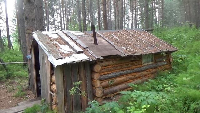 НАШЛИ ЗИМОВЬЕ В ТАЙГЕ! ЖИЗНЬ В ГЛУХОМ ЛЕСУ