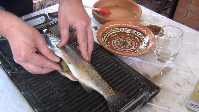 Запеченая форель с орехами