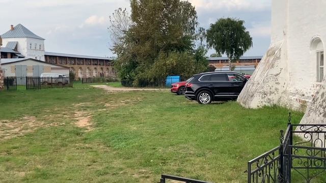 Макарьевский монастырь. Жизнь монашек на Porsche.