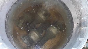 Варим болты уже второй час, распадаются окислы от сварки лишь. Болты чистые.