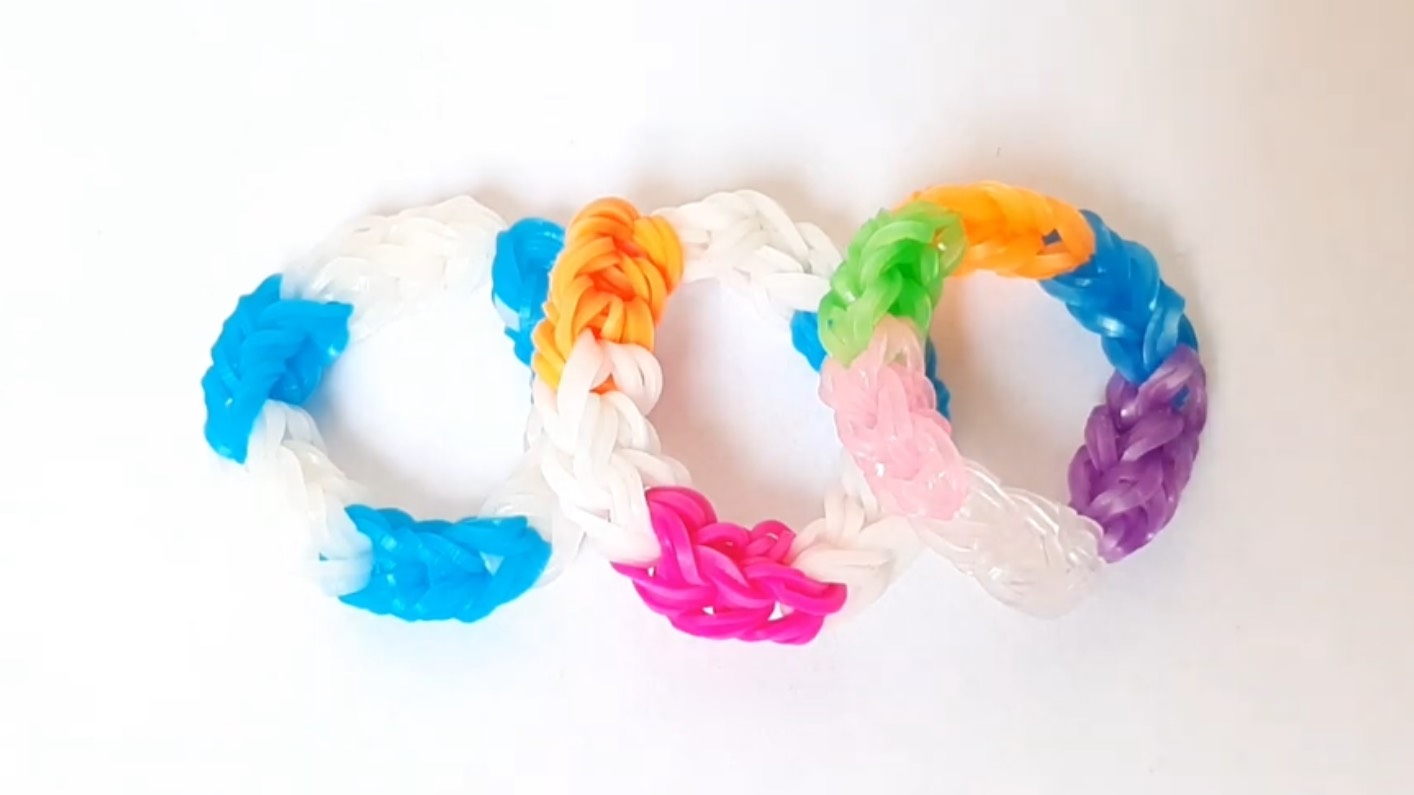 ПЛАВАТЕЛЬНЫЙ КРУГ _ БЕЗ СТАНКА из резиночек RAINBOW LOOM для НАЧИНАЮЩИХ _ Rainbow loom circle смотреть онлайн