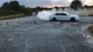 LEXUS GS350 drifting, doughnuts, burnout and power gliders