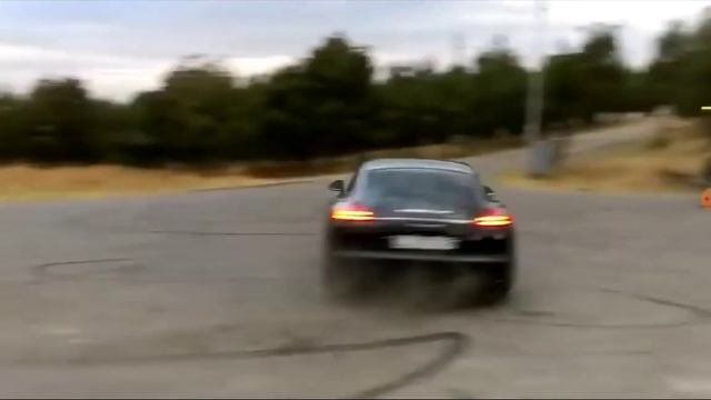 а у мера порш панамера?
