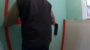 Как сделать гидроизоляцию санузла. Гидроизоляция ванной. Каркасный дом своими руками ч25.