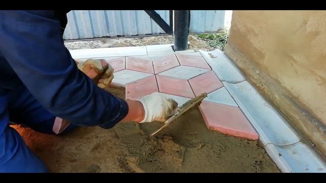 Укладываем тротуарную плитку ромб.