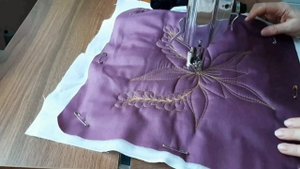 Стегаем думку в технике свободно-ходовой стежки.