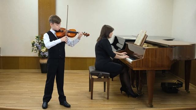 И. Брамс «Колыбельная». Исп. Захарищев Алексей.