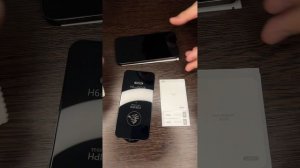 Наклейка защитного стекла на смартфон!