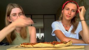 РЕАКЦИЯ ИРИШКИ МИМИ НА МОИХ КРЫС? ОТВЕЧАЕМ НА ВОПРОСЫ ДРУГ ДРУГА