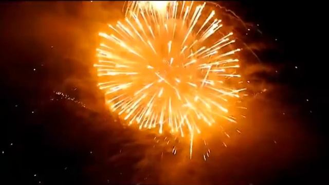 Новогодний фейерверк в городе Березники 2015 год смотреть онлайн