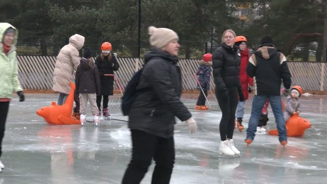 12.11.2023 - Talverõõm linna uisuparkidest смотреть онлайн
