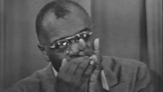 Smokehead Sanders Plays Blues Harmonica смотреть онлайн