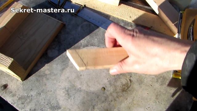 Как сделать бункерную кормушку для птиц с креплением на стену своими руками / Простые кормушки