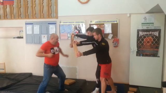 Николай Николаевич ломает доску 40мм.3gp смотреть онлайн