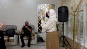 ВИДЕО С потрясающей. ЧЕЧЕНСКОЙ ПЕСНЕЙ Марет Алиханова Дlатесна