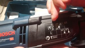 Перфоратор Bosch GBH 2-28 F + набор буров и зубил Bosch 2 607 017 515.