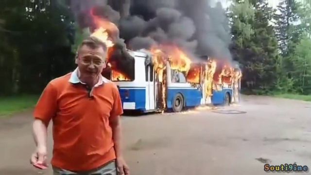 Троллейбус горит? Да и Rytp с ним. смотреть онлайн
