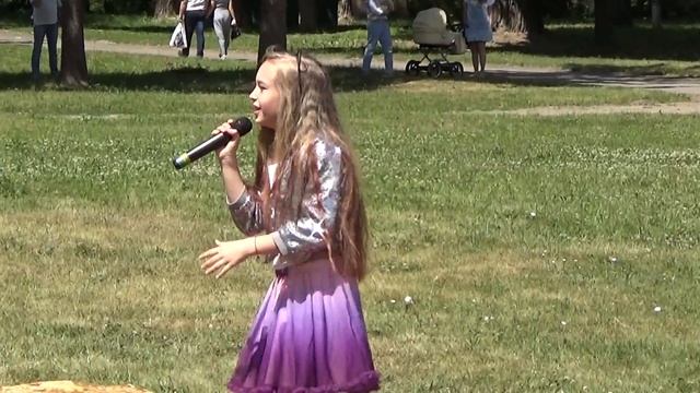 Стала сильнее (Незаметно день за днём идёт...) - Карина смотреть онлайн