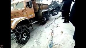 Эти парни умеют ездить по бездорожью, водители грузовика-уровень бог, профи своего дела..