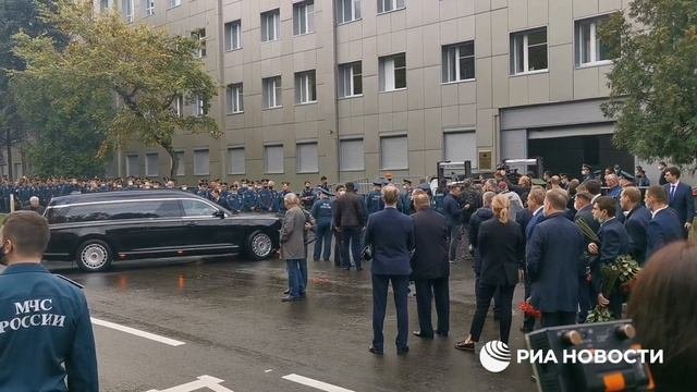 В Москве прощаются с главой МЧС