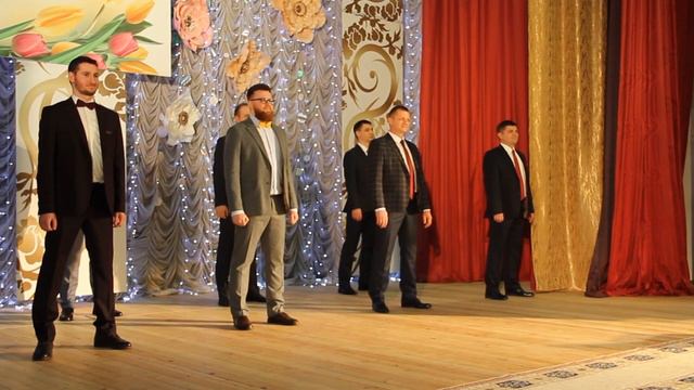 Модный показ в ОАО "ЦУМ" в честь 8 марта / Показ мужской группы школы красоты и моделинга GK models