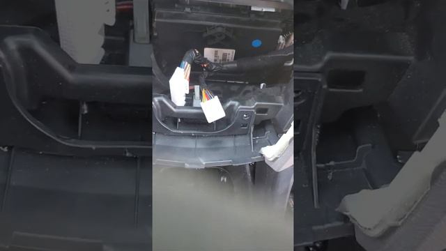 2017-18 Hyundai Santa Fe BCM location and removal смотреть онлайн