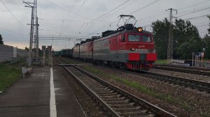 Электровоз ВЛ11.8-600Б/601 и ВЛ11 с грузовым поездом на ст.Шушково.