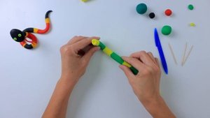 Как слепить змею из пластилина! | Видео лепка
