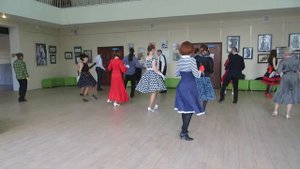 Танец Кумбия под "Московский бит", исп. студия линейного танца "Хорошее настроение".