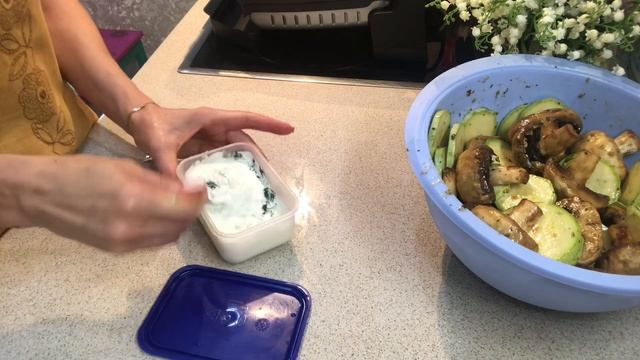 Кабачки и шампиньоны на гриле Tefal готовлю весь летний сезон на ура .