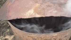 Заделываем дно бочки пластиком