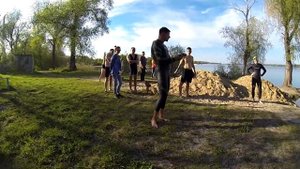 Триатлон. Как выбегать из воды. Как снять гидрокостюм.