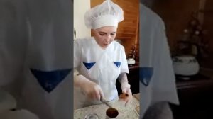 Заполняю трубочки сгущёнкой