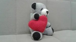 Мишка крючком. Мишка с сердечком (часть 2).