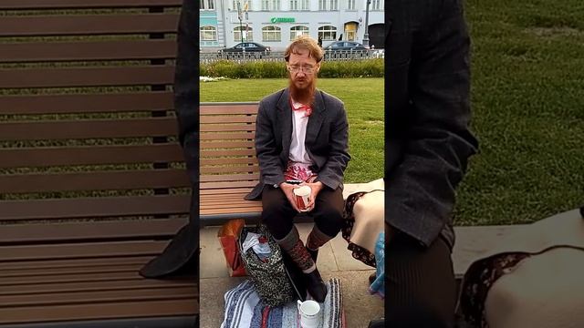 Александр Маточкин сказывает былины на Трубной площади смотреть онлайн