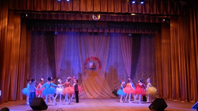 Танцевальная композиция "Вальс Цветов" смотреть онлайн