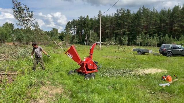 Измельчитель веток в аренду СПб и ЛО. Работа измельчителя Remmet Rts630.