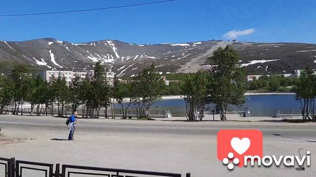 Детская площадка/Магазины простаивают/Сказка в городе. смотреть онлайн