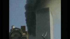 9 / 11. Цифровое изображение самолёта &quot;влетает&quot; в аналоговое изображение здания				