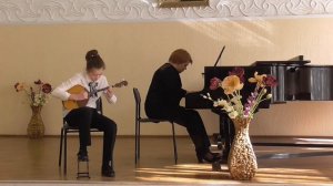 Астанина Мария "Платье в горошек и лунный свет." Дж.Ван Хьюзен,Дж. Берк