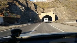 Дагестан из окна автомобиля. Дорога Шамилькала - Гимры.