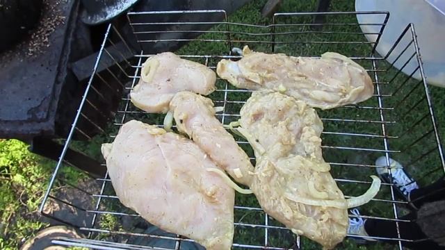 Курица гриль, гриль рецепт курицы в горчичном маринаде, курица на костре смотреть онлайн