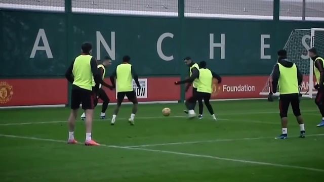 РОНАЛДУ БА РОҲБАРИЯТИ МАНЧЕСТЕР ЮНАЙТЕД ШАРТ ГУЗОШТААСТ! смотреть онлайн