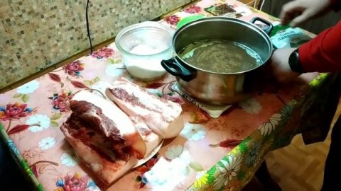 Самый простой способ приготовления маринада для копчения сала.