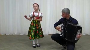 "Куры да петушки" Поёт Алёна Кливитенко , 7 лет. Аккомпанирует папа Александр