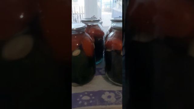 Рецепт соления ассорти огурцы и помидоры, терн ?собрала на варенье и как " убежало" ???варенье