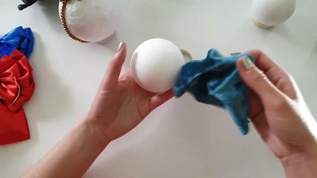 Елочные шары в бархате / Материалы и инструменты смотреть онлайн