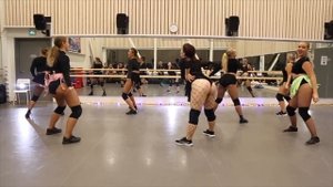 "Macarena" - Twerk Edition / Tinze Twerk / Tinze Twerk Studio