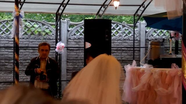 ПЕРВЫЙ ТАНЕЦ ЭДМОНА И ЭЛЬВИРЫ смотреть онлайн