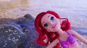 Видео для девочек - русалочка Ариэль спасает Флаундера